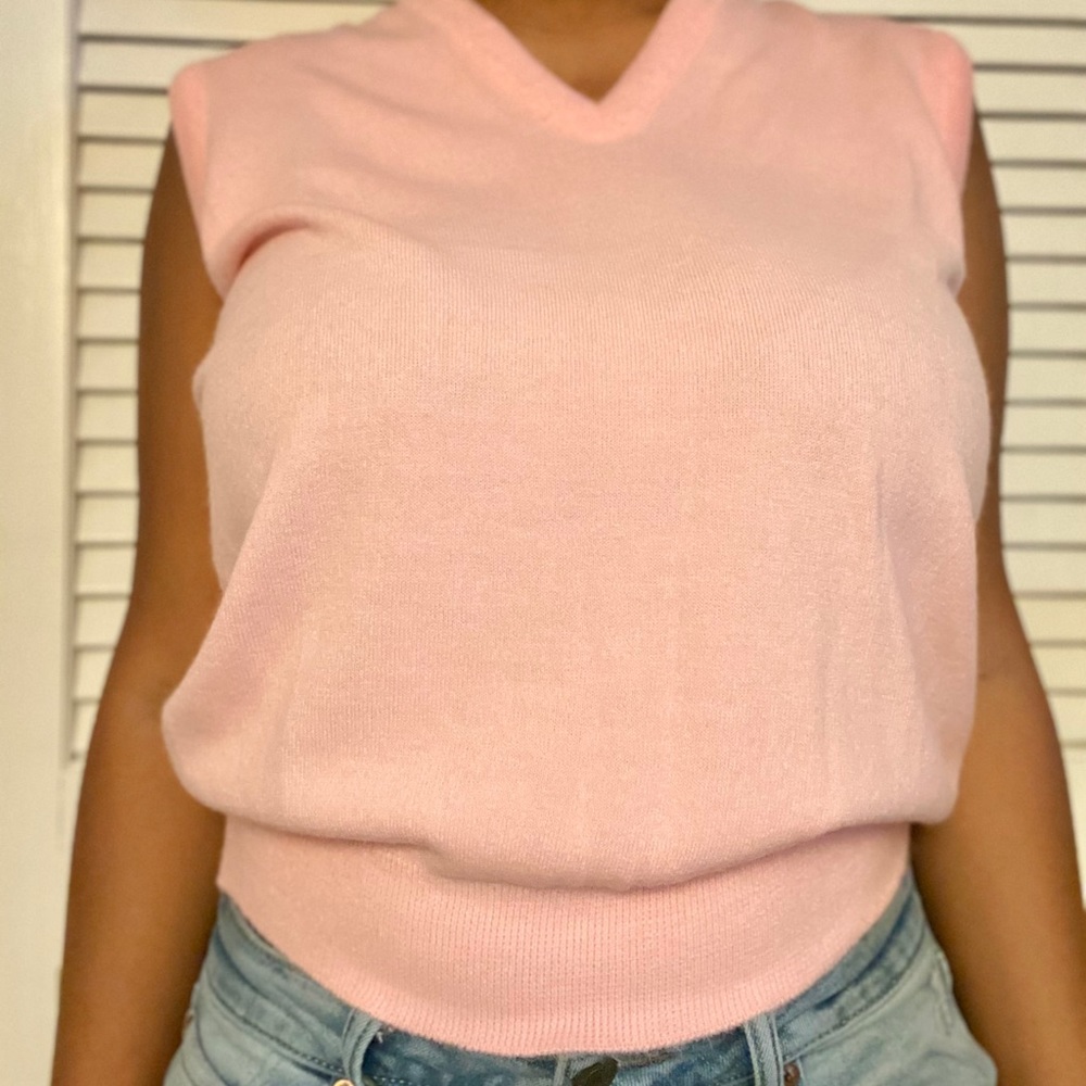 🎀GORGEOUS PINK SWEATER VEST